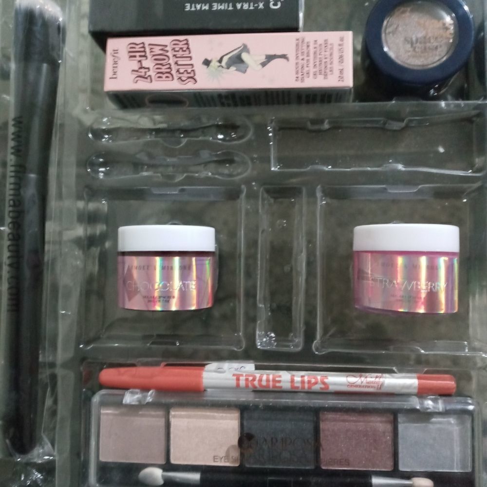 Randomized name brand makeup bundle - Picture 8 of 9